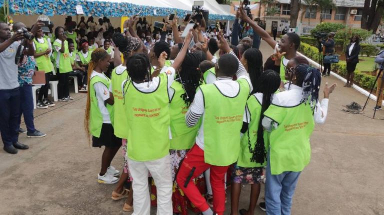 Yaoundé 02 aout 2023 - Les Pairs éducateurs au lancement officiel de Vacances Sans Sida 2023